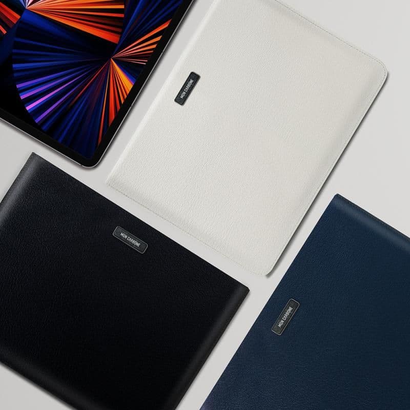 Các phụ kiện cao cấp MON CARBONE như bao da máy tính bảng, thể hiện phong cách sống đẳng cấp của cộng đồng Koenigsegg.