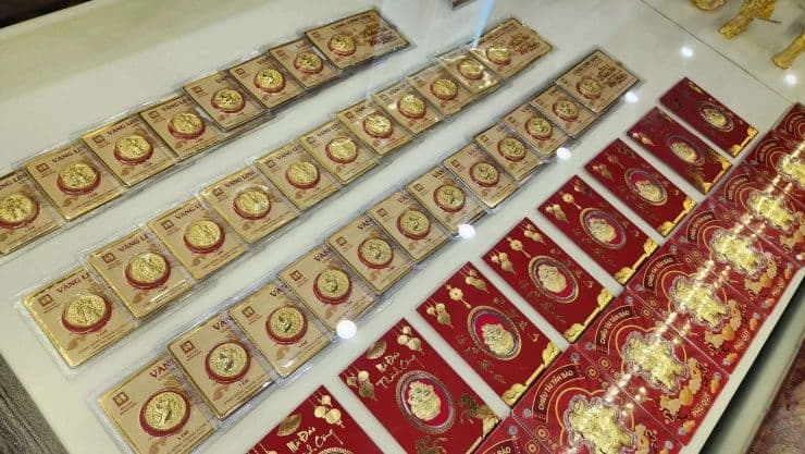 Các sản phẩm vàng mini, trọng lượng siêu nhỏ được trưng bày, phản ánh xu hướng mua vàng ngày Thần Tài.