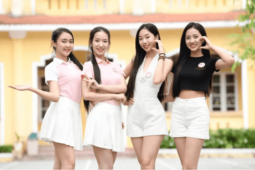 Các thí sinh Hoa hậu Việt Nam 2024 trong hoạt động ngoại khóa, đại diện cho thế hệ trẻ tài năng và trí tuệ.