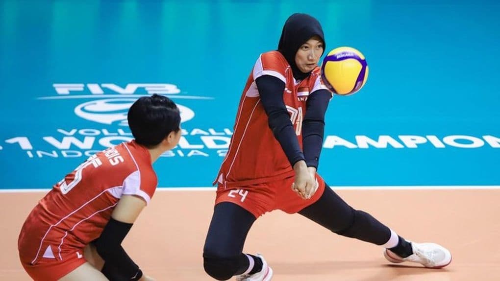 Các vận động viên bóng chuyền Indonesia tại giải U21 thế giới, nơi án phạt được công bố.