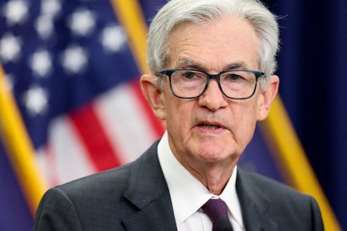 Chủ tịch Fed Jerome Powell phát biểu tại một cuộc họp báo, truyền tải thông điệp về định hướng chính sách tiền tệ của Cục Dự trữ Liên bang.