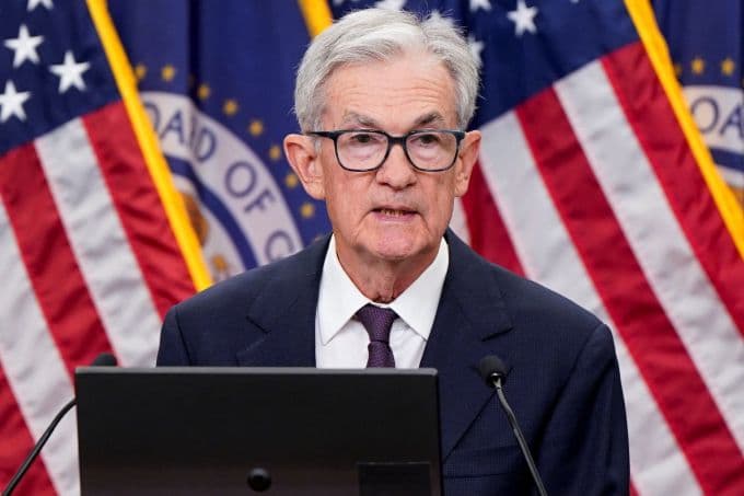 Chủ tịch Fed Jerome Powell phát biểu về quyết định cắt giảm lãi suất 0,25% và những thách thức kinh tế toàn cầu.