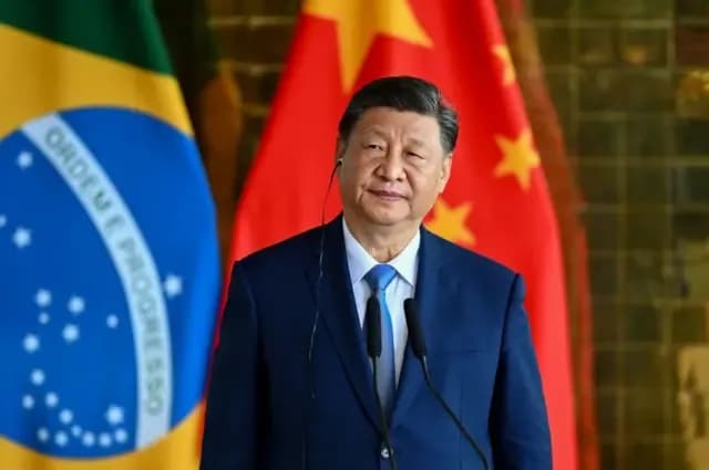 Chủ tịch Tập Cận Bình tại một hội nghị thượng đỉnh BRICS, liên quan đến việc ông vắng mặt bất thường tại sự kiện này