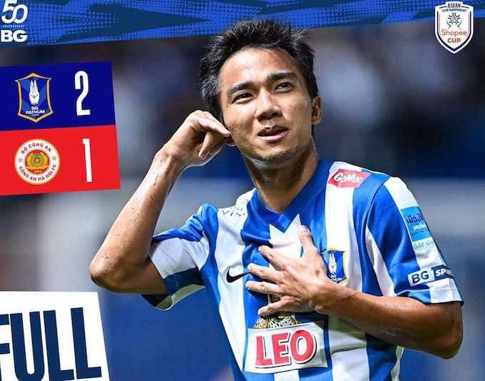 Chanathip Songkrasin ăn mừng chiến thắng 2-1 của BG Pathum United trước CAHN.