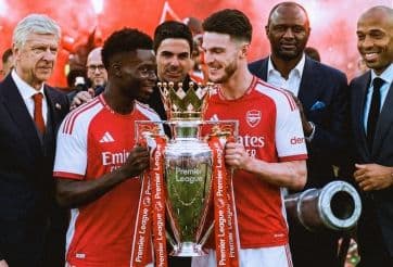 Chiếc cúp Premier League biểu tượng cho hồi kết của mùa giải Ngoại hạng Anh đầy kịch tính.