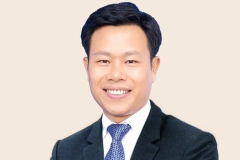 Chân dung một lãnh đạo cấp cao trong ngành giáo dục Việt Nam, đại diện cho tầm nhìn và sự đổi mới.