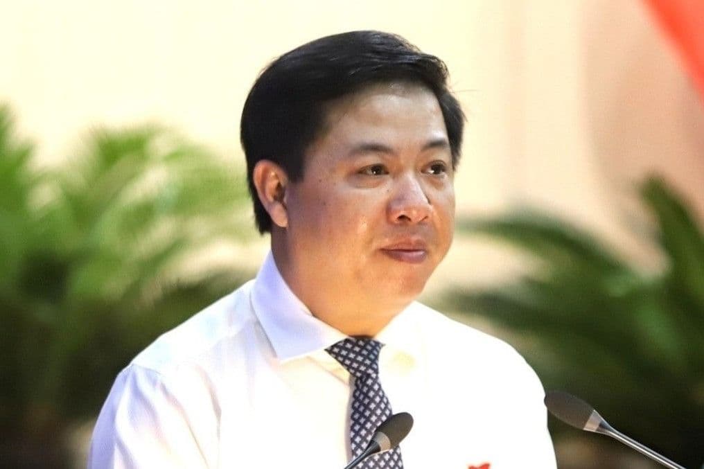 Chân dung ông Lương Nguyễn Minh Triết, người con Đất Quảng với nền tảng học vấn và kinh nghiệm vững chắc.