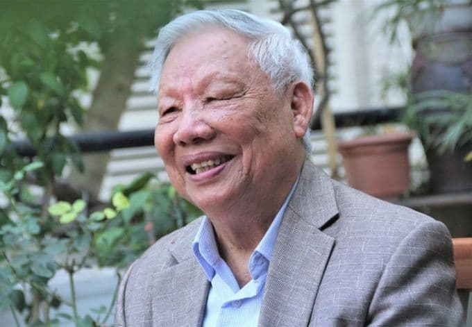 Chân dung nguyên Bộ trưởng Lê Huy Ngọ với nụ cười hiền hậu, biểu tượng của sự giản dị và gần gũi với nông dân.