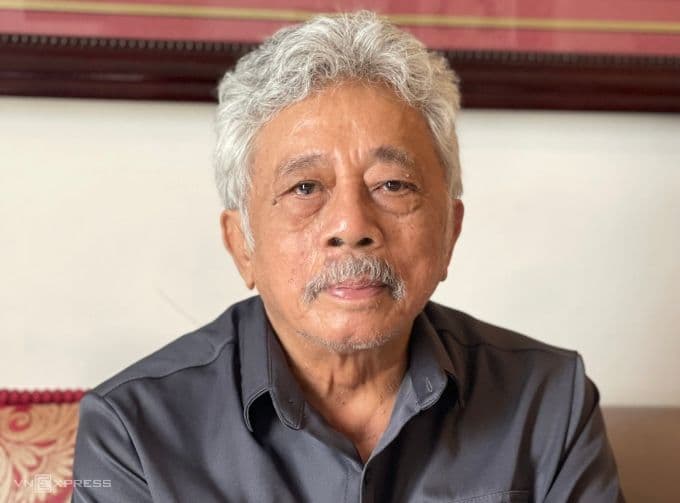 Chân dung nhà văn Chu Lai, tác giả tiểu thuyết gốc 'Mưa Đỏ', người đã bày tỏ sự xúc động với bộ phim.