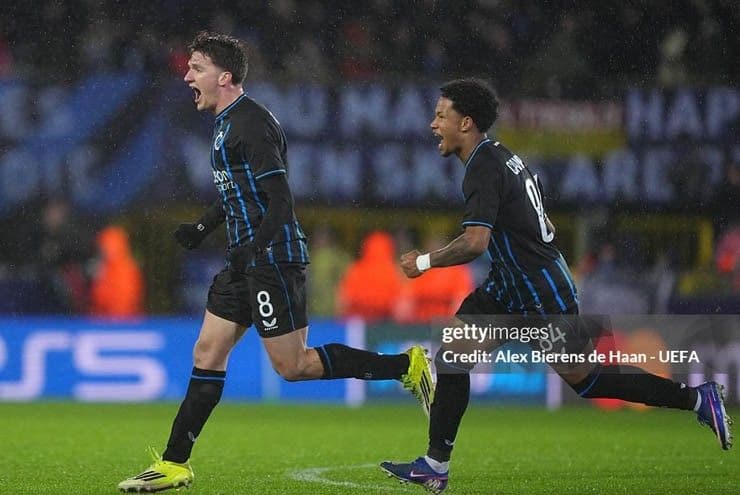 Christos Tzolis của Club Brugge ăn mừng bàn thắng gỡ hòa 3-3 đầy cảm xúc vào lưới Atletico Madrid