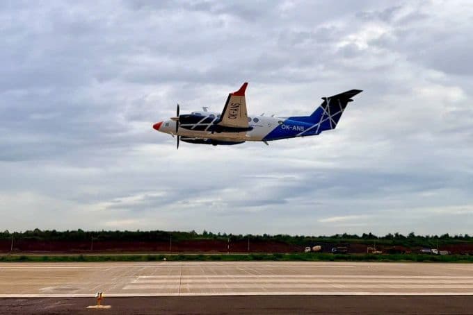 Chuyên cơ Beechcraft B300 thực hiện chuyến bay hiệu chuẩn đầu tiên trên đường băng Sân bay Long Thành.