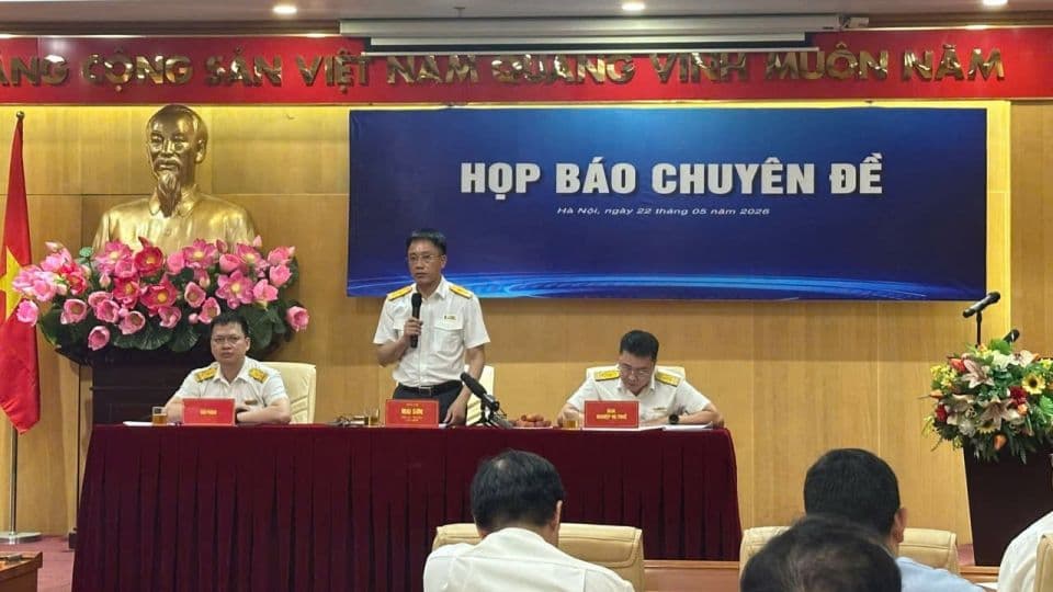 Cán bộ Cục Thuế tại buổi họp báo chuyên đề về đấu tranh chống gian lận thuế.