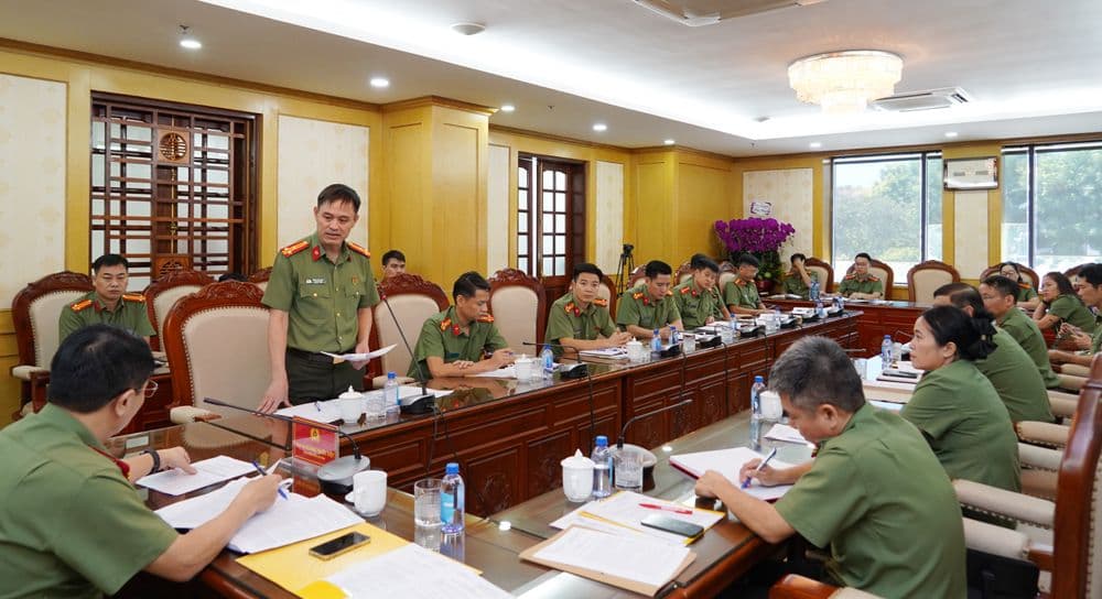 Cán bộ Công an Thanh Hóa thảo luận về tầm nhìn an ninh hiện đại và bền vững đến năm 2030.