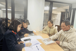 Cán bộ thanh tra tiếp công dân, giải quyết khiếu nại, tố cáo để củng cố niềm tin công chúng