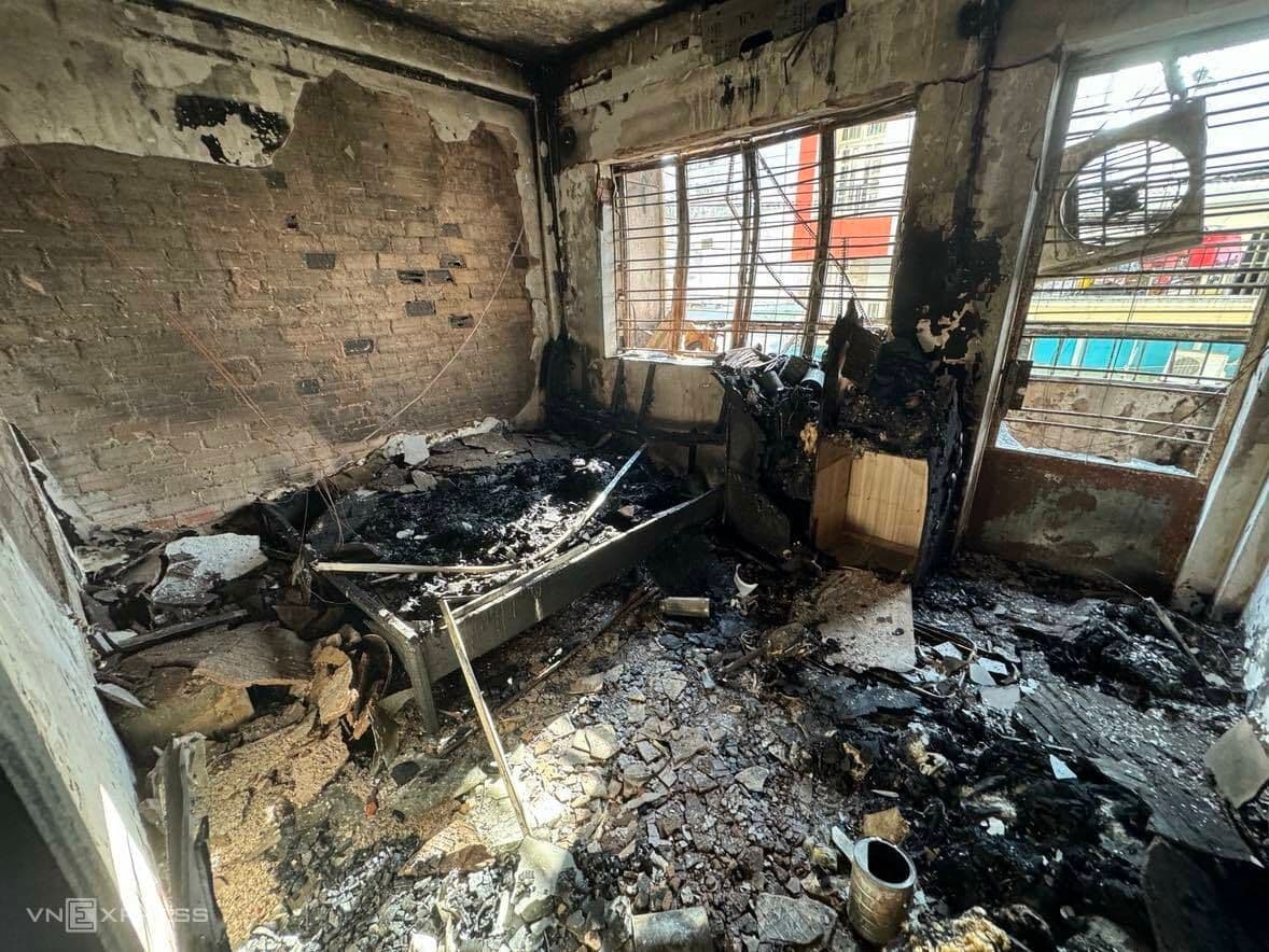 Căn hộ bị thiêu rụi hoàn toàn bên trong Cư xá Độc Lập, minh chứng cho nguy cơ an toàn ở chung cư cũ