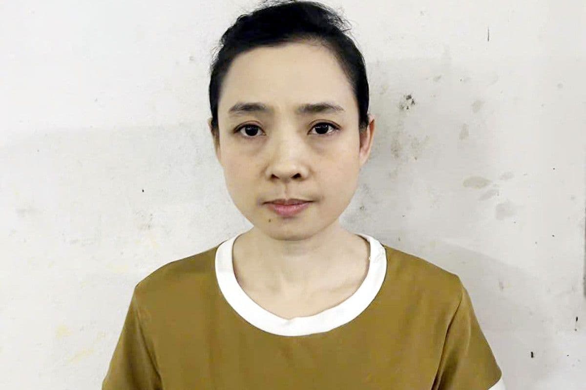 Công an Hà Nội dẫn độ người phụ nữ bị truy nã từ Thái Lan về Việt Nam, thể hiện lưới trời lồng lộng.