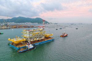 Công trình điện gió ngoài khơi Việt Nam xuất khẩu sang châu Âu, thể hiện sự phát triển công nghệ và hợp tác quốc tế trong ngành năng lượng.
