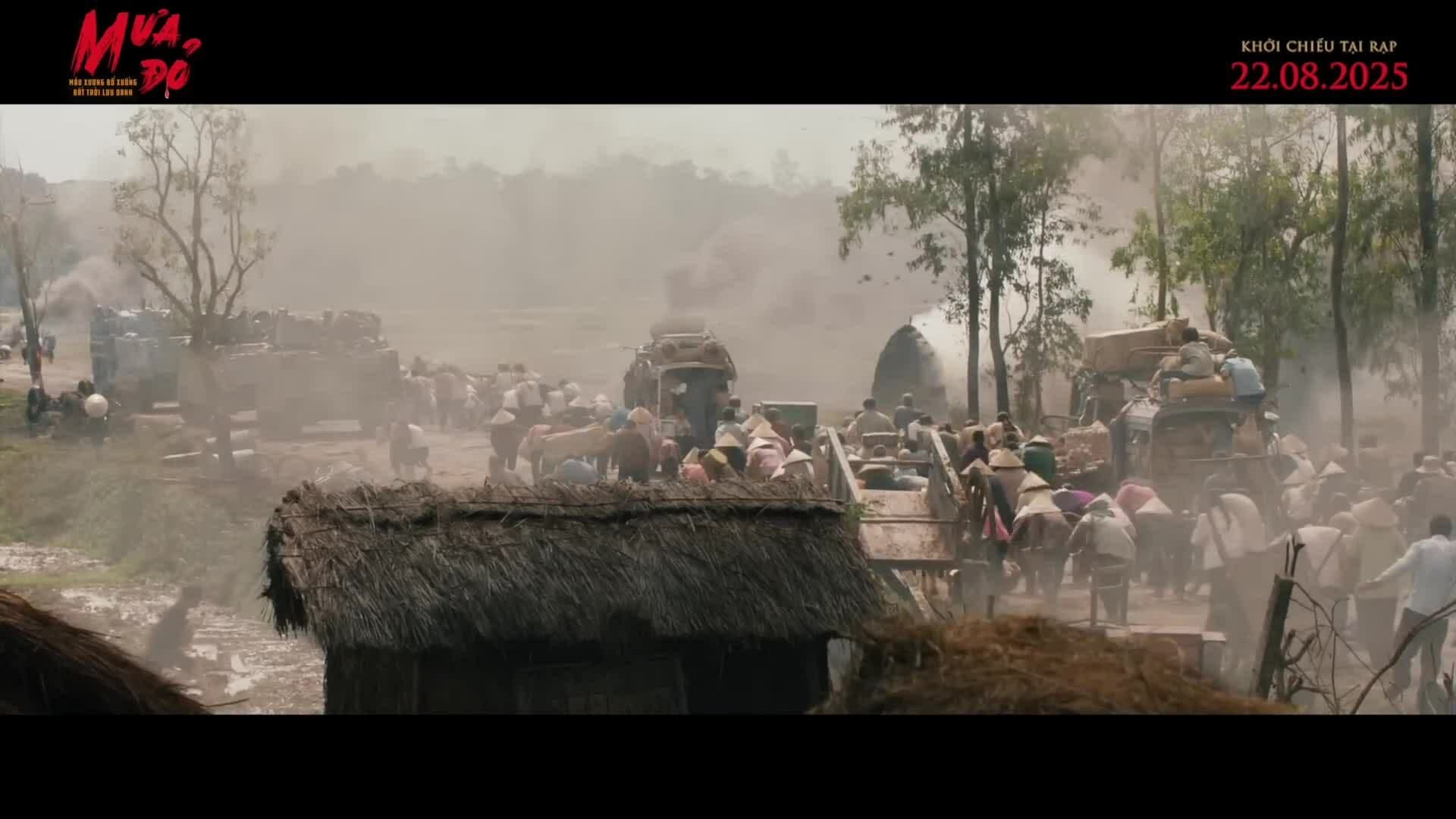 Cảnh chiến trường khốc liệt với binh lính và phương tiện quân sự từ trailer phim 'Mưa Đỏ'.