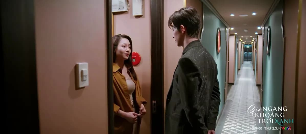 Cảnh phim 'Gió ngang khoảng trời xanh' trên VTV3, phản ánh đời sống xã hội và tạo thảo luận cộng đồng.