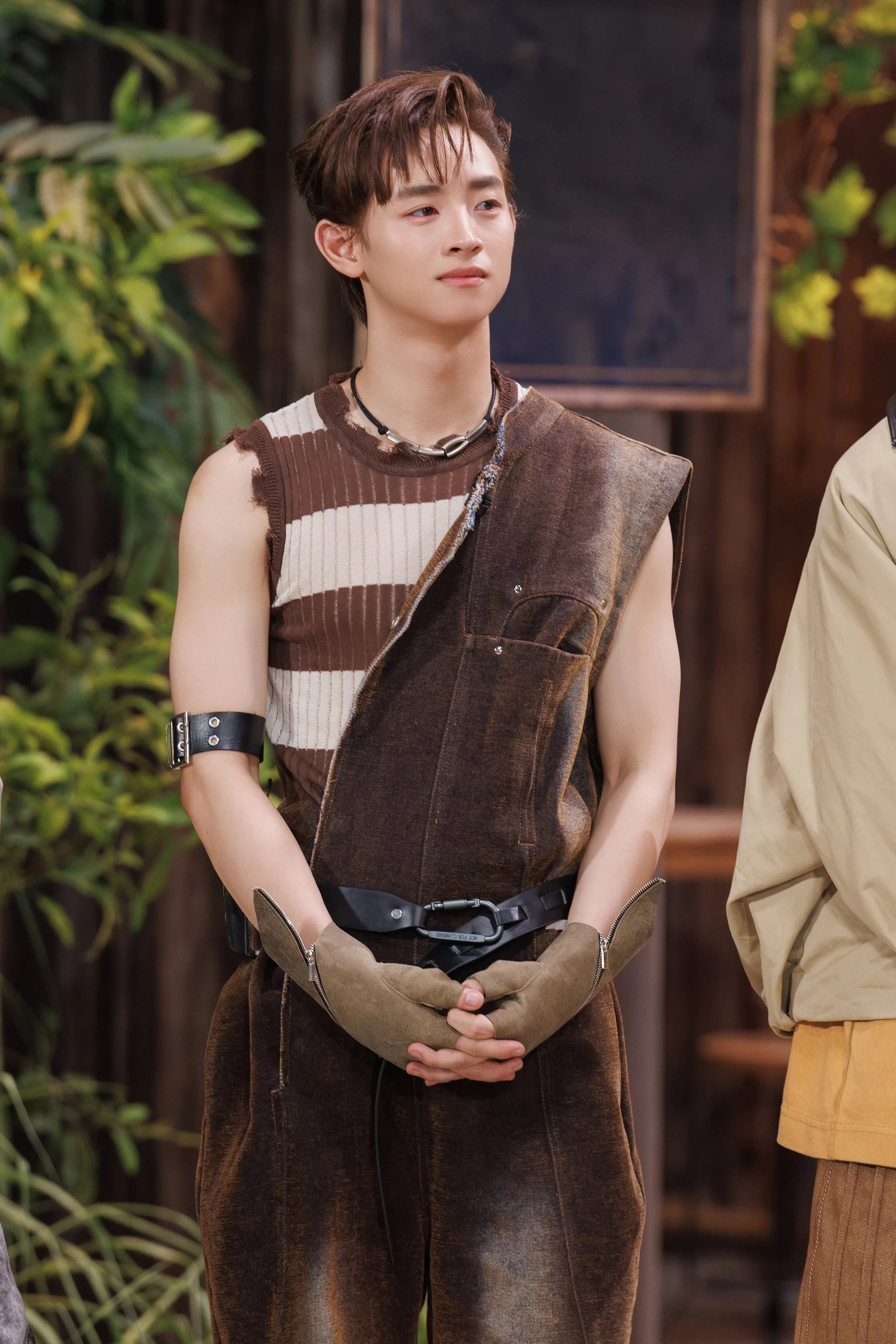 CONGB, một anh trai mới nổi, trong chương trình 'Anh trai say hi'.