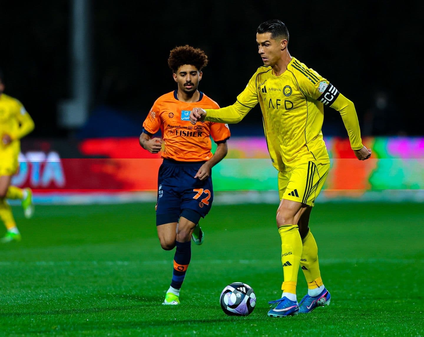 Cristiano Ronaldo của Al Nassr trong trận đấu khó khăn với Al Feiha