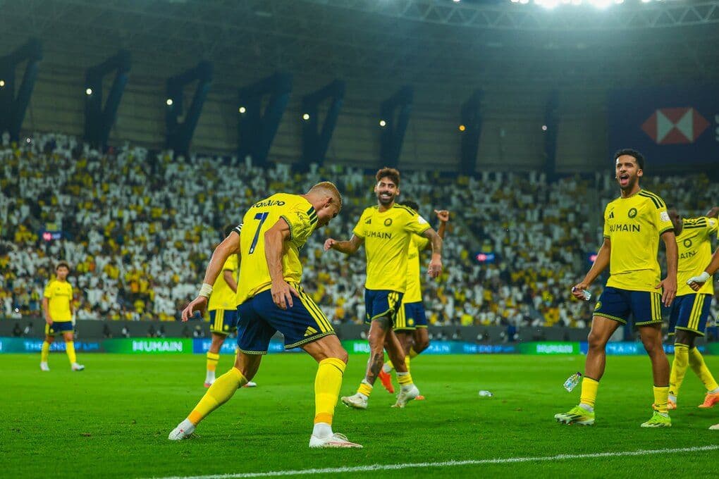 Cristiano Ronaldo ăn mừng bàn thắng, biểu tượng cho sức hút toàn cầu của Al Nassr.