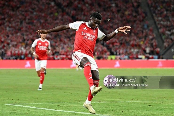 Cầu thủ Arsenal Bukayo Saka trong trận derby giao hữu với Tottenham