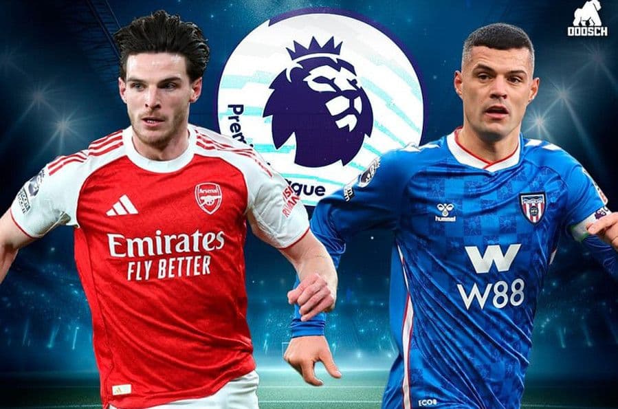 Cầu thủ Arsenal Declan Rice và cầu thủ Sunderland đối đầu trên sân cỏ, biểu tượng cho trận đấu Premier League giữa hai đội.