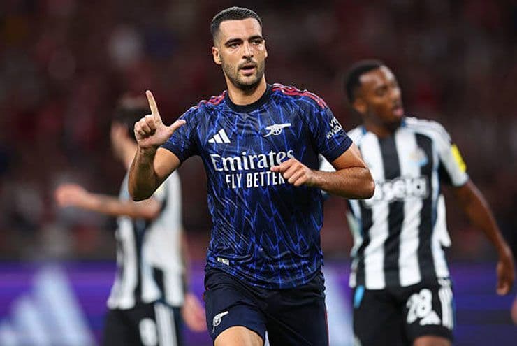 Cầu thủ Arsenal ăn mừng chiến thắng trong trận giao hữu tại Singapore, mở ra kỷ nguyên mới