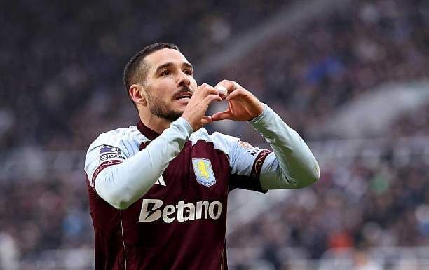 Cầu thủ Aston Villa ăn mừng bàn thắng