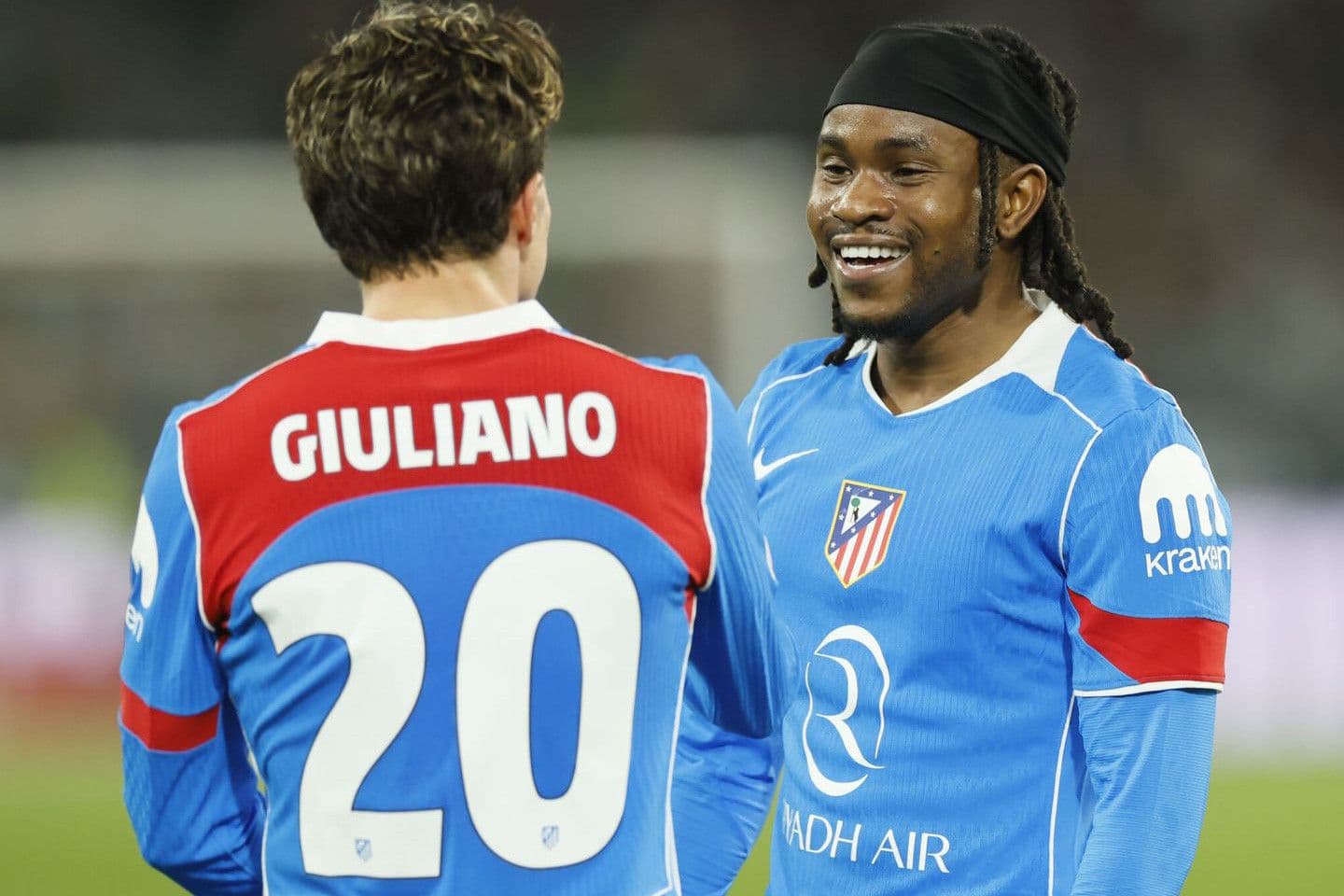 Cầu thủ Atletico Madrid Ademola Lookman ăn mừng bàn thắng vào lưới Barcelona.