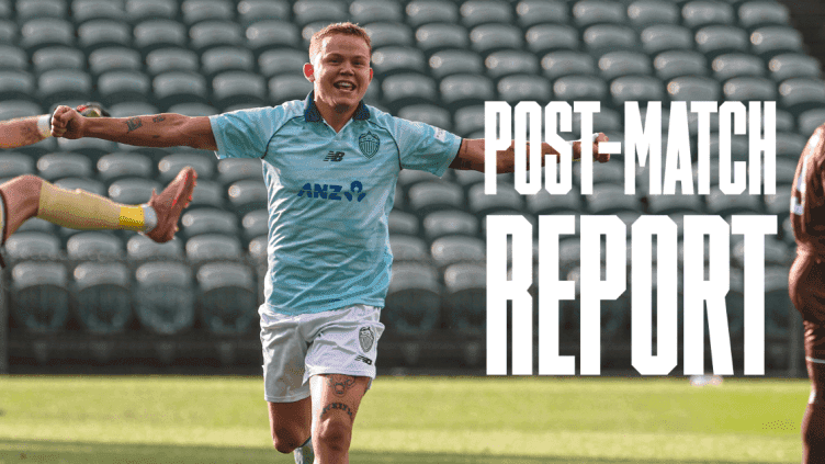 Cầu thủ Auckland FC ăn mừng trong trận đấu đầy thử thách