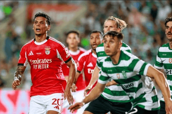 Cầu thủ Benfica và Nice trong trận đấu vòng loại Cúp C1