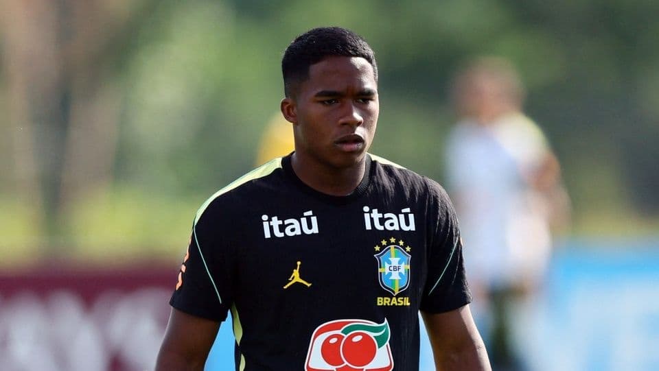 Cầu thủ Brazil và Morocco tranh bóng trong trận hòa 1-1 tại vòng loại World Cup 2026.
