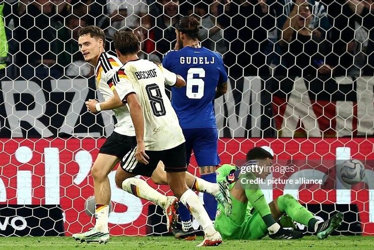 Cầu thủ Đức ăn mừng bàn thắng vào lưới Serbia tại UEFA Nations League