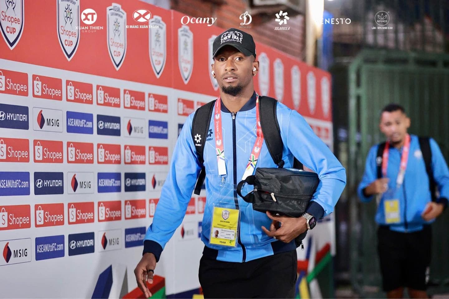 Cầu thủ Caio Cesar của Nam Định, một phần trong chiến lược tấn công để củng cố ngôi đầu bảng.