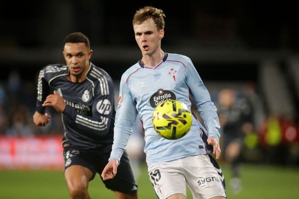 Cầu thủ Celta Vigo nỗ lực tấn công, tạo ra nhiều cơ hội nguy hiểm trước Real Madrid.