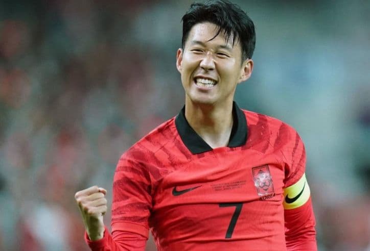 Cầu thủ châu Á thể hiện tinh thần thi đấu mạnh mẽ, tượng trưng cho tinh hoa võ sĩ đạo trong bóng đá