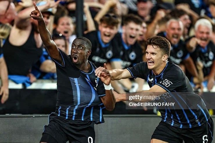 Cầu thủ Club Brugge ăn mừng sau màn ngược dòng kịch tính tại vòng loại C1