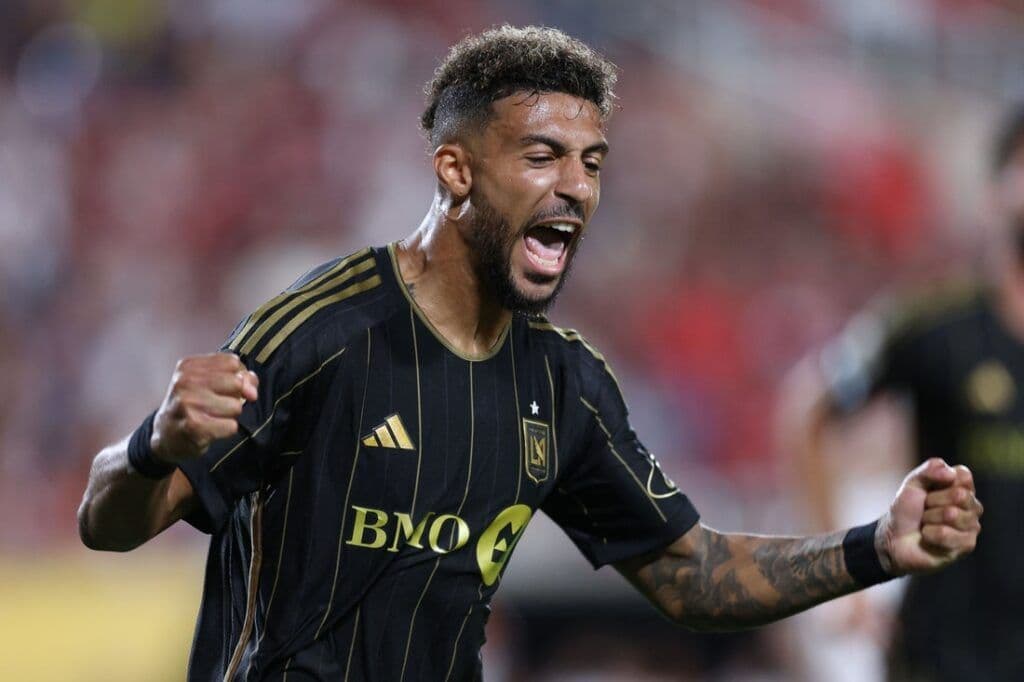 Cầu thủ Denis Bouanga của LAFC ăn mừng bàn thắng.