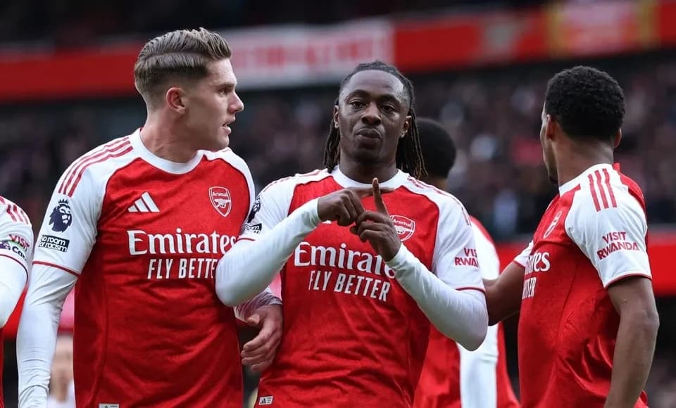 Cầu thủ Eberechi Eze của Arsenal ăn mừng bàn thắng duy nhất vào lưới Crystal Palace.