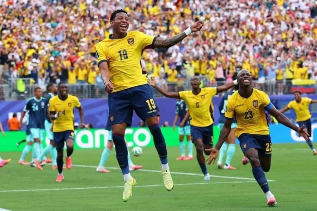 Cầu thủ Ecuador ăn mừng chiến thắng lịch sử trước Đức tại World Cup 2026.