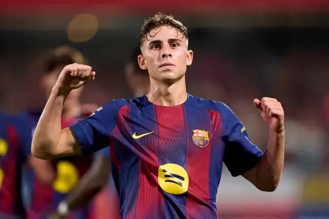 Cầu thủ Fermín López của Barcelona ăn mừng sau khi ghi bàn, thể hiện sự áp đảo của đội.