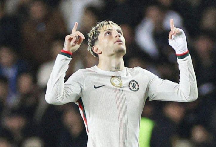 Cầu thủ Garnacho ăn mừng bàn thắng, thể hiện khoảnh khắc bùng nổ quyết định trận đấu