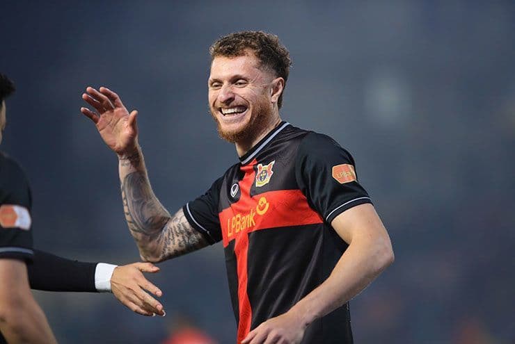 Cầu thủ Geovane Magno của Ninh Bình ăn mừng bàn thắng mở tỷ số sớm vào lưới CAHN