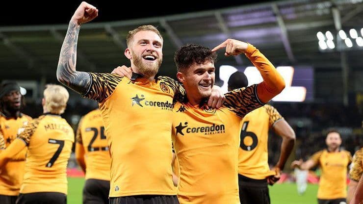 Cầu thủ Hull City ăn mừng, thể hiện niềm hy vọng và sức sống mới khi trở lại Ngoại hạng Anh