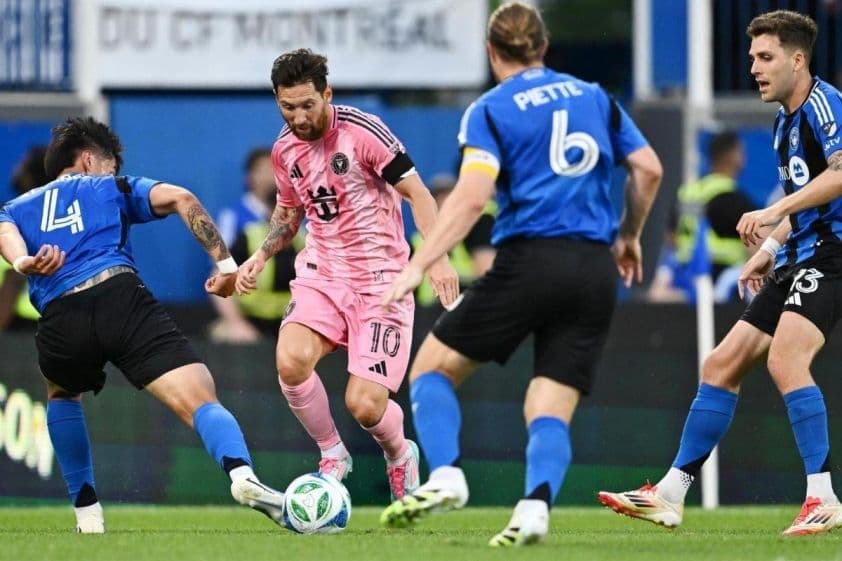 Cầu thủ Inter Miami, bao gồm Lionel Messi, trong trận đấu với Montreal, thể hiện phong độ sa sút gần đây.