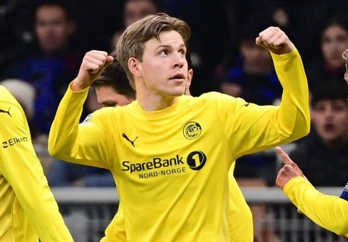 Cầu thủ Inter Milan thể hiện sự thất vọng sau một pha bỏ lỡ cơ hội