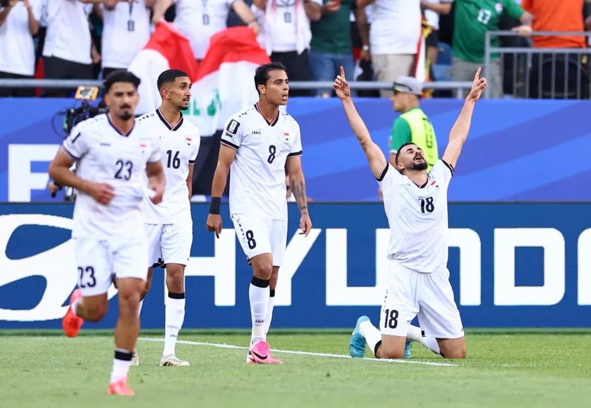 Cầu thủ Iraq Aymen Hussein ăn mừng bàn thắng gỡ hòa, thể hiện bản lĩnh và khát vọng của đội bóng trẻ Tây Á.