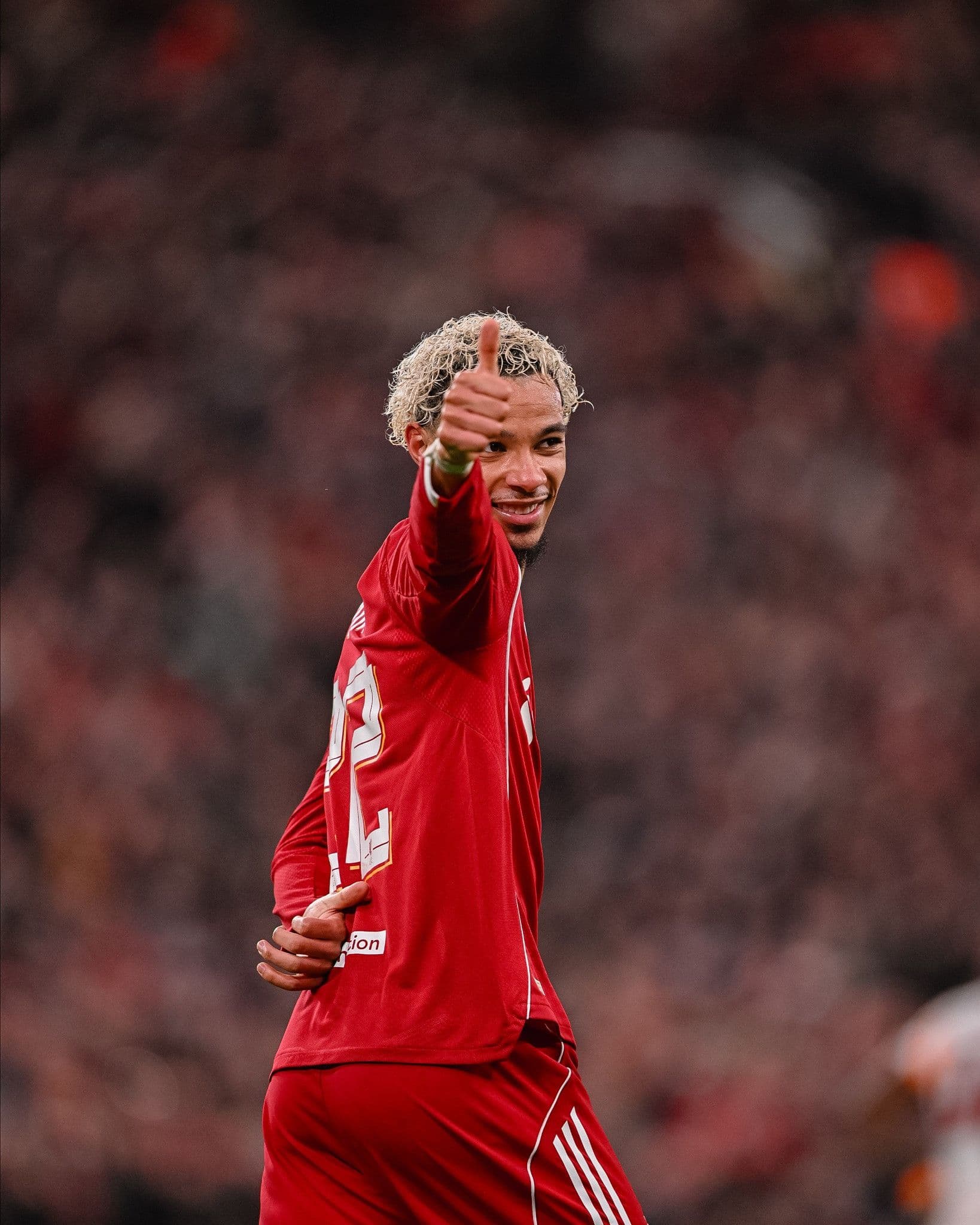 Cầu thủ Liverpool tự tin ăn mừng chiến thắng áp đảo